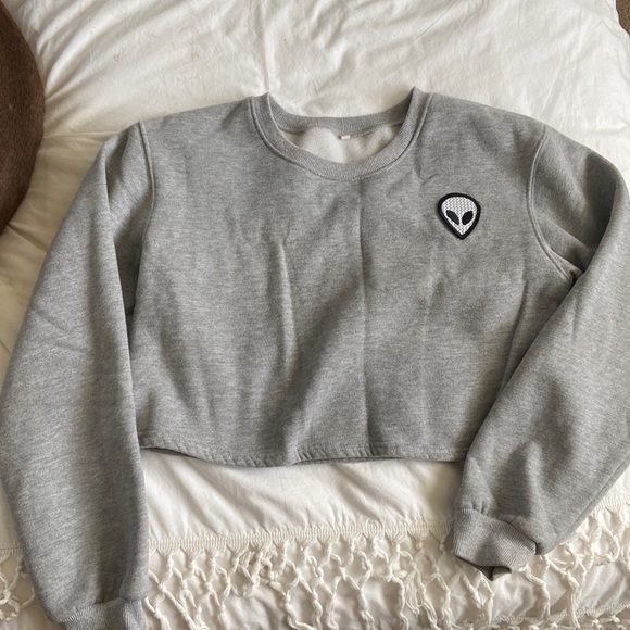 Alien patch crop sweater - Picture 1 of 2